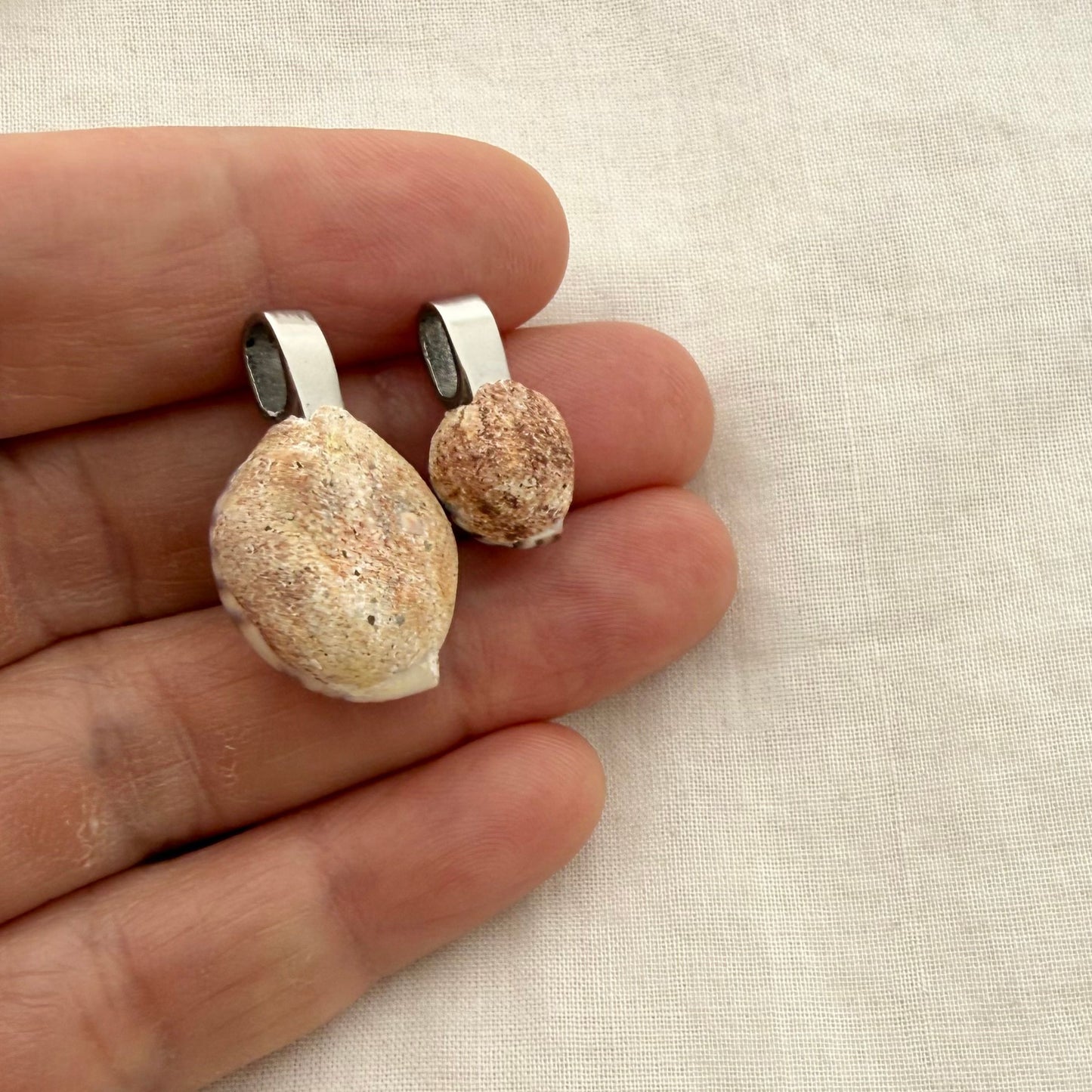 Kota Wheel Shell Single Pendant