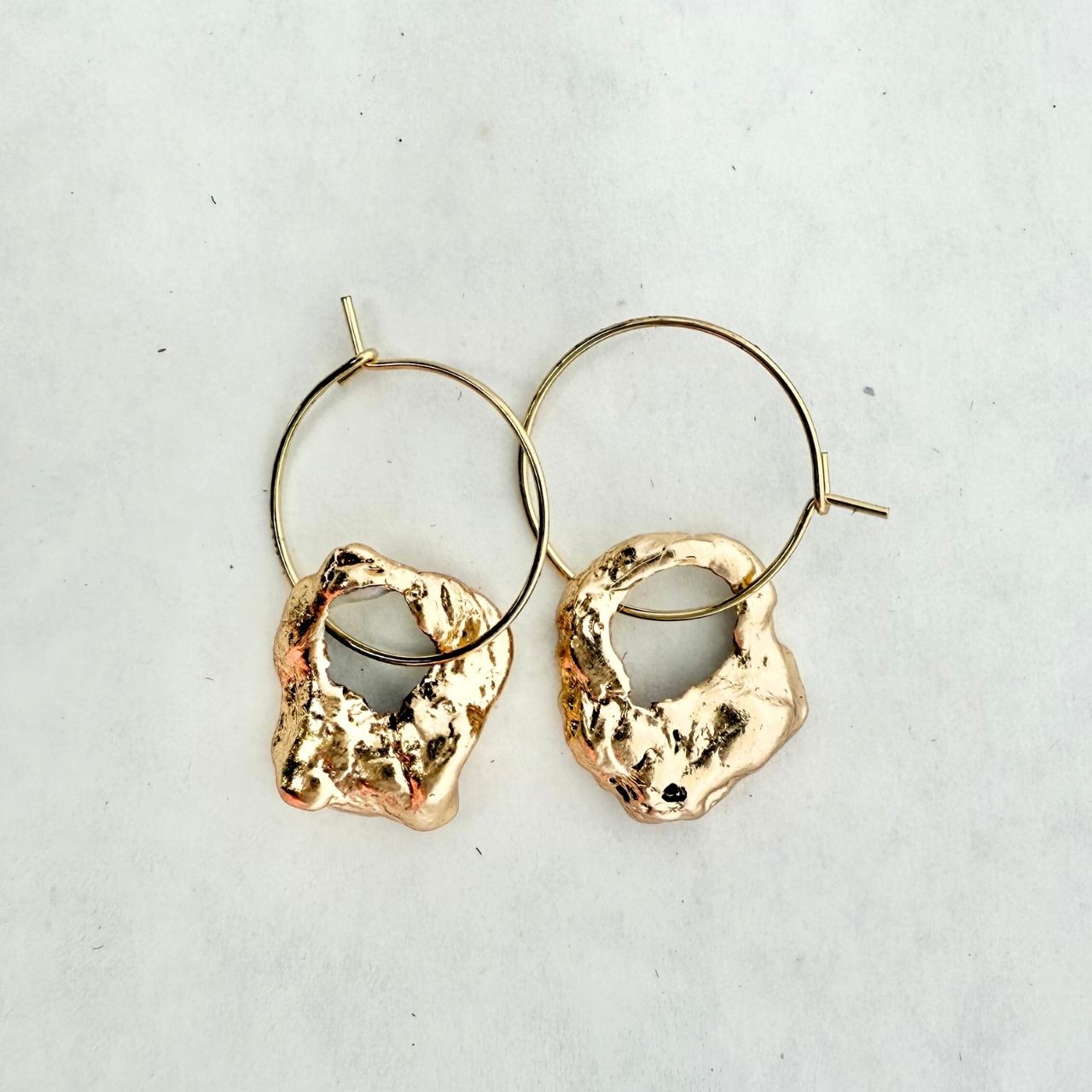 Broken Oyster Shell Earrings (Gold)