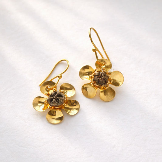 Manuka Pod Flower Gold Earrings - Samples & Seconds