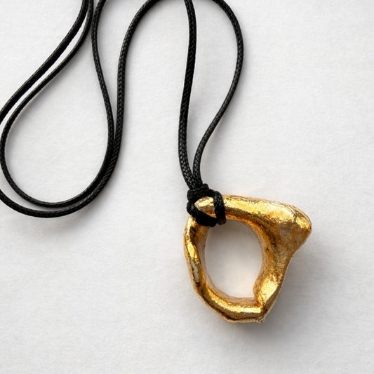 Worn Out Whelk Shell Cord Necklace (Goldplated) - Samples & Seconds