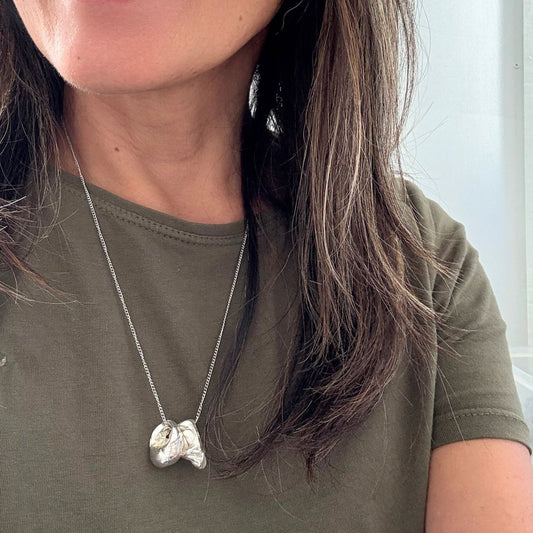 Tide-Worn Pair Sea Shell Necklace (Silver)