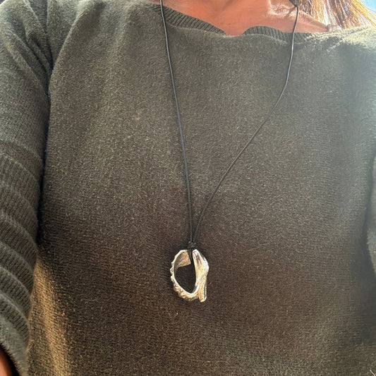 Worn Out Whelk Shell Cord Necklace (Silver)