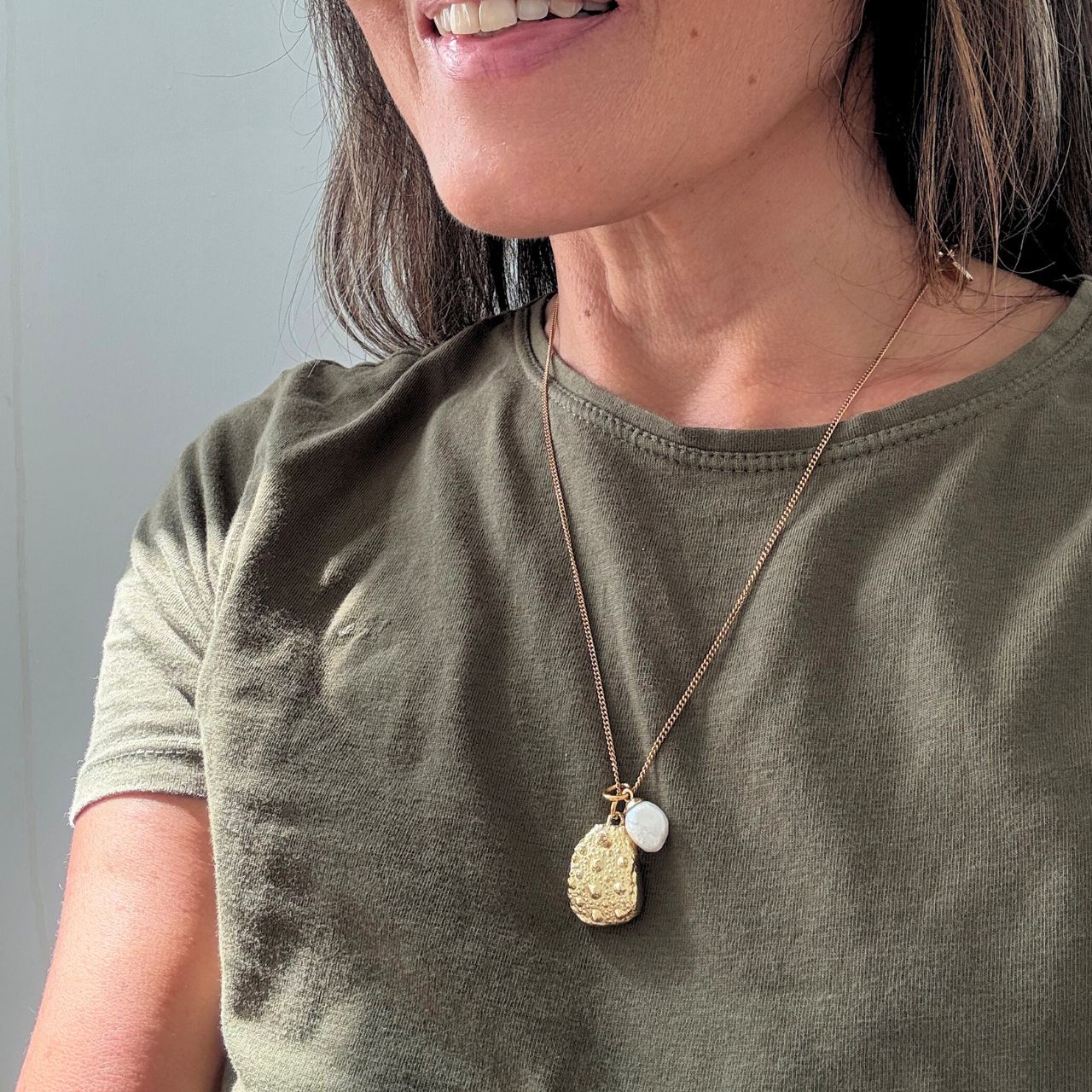 Broken Kina Shell & Baroque Pearl Necklace (Gold)