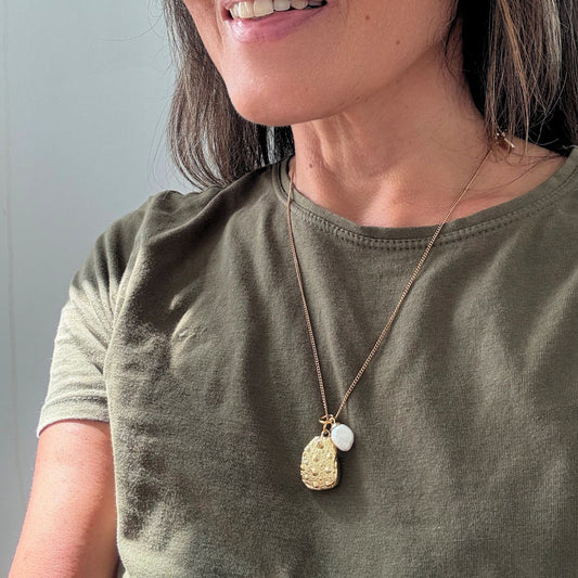 Broken Kina Shell & Baroque Pearl Necklace (Gold)