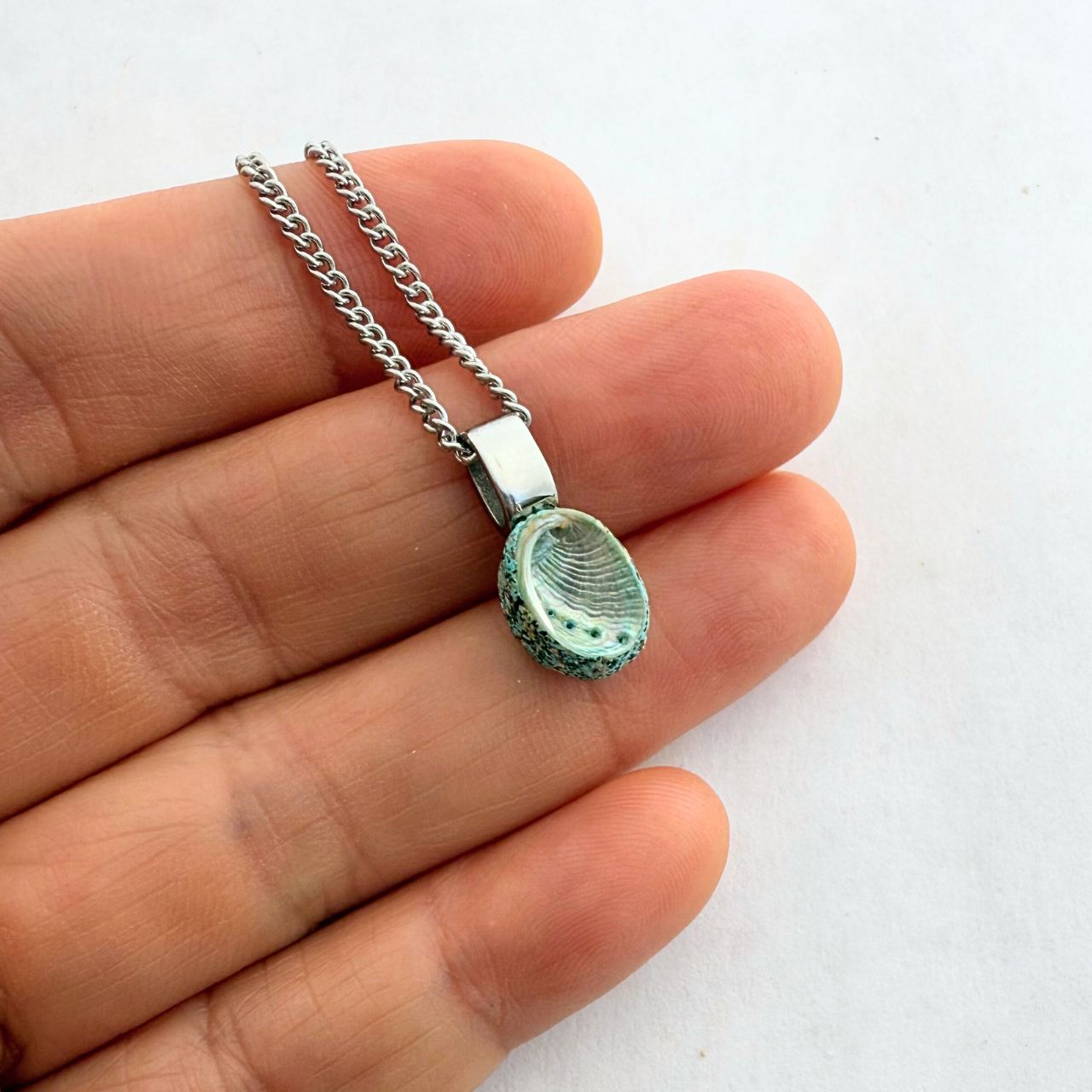 Pāua Shell Pendant - Tiny (Pendant Only)