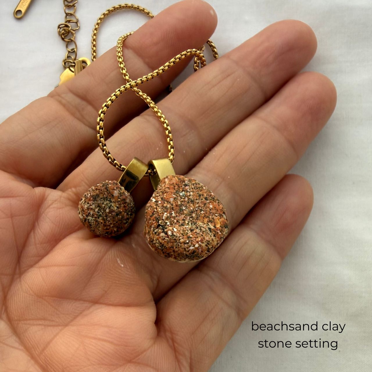 Pinwheel Pair Shell Story Necklace (Gold)