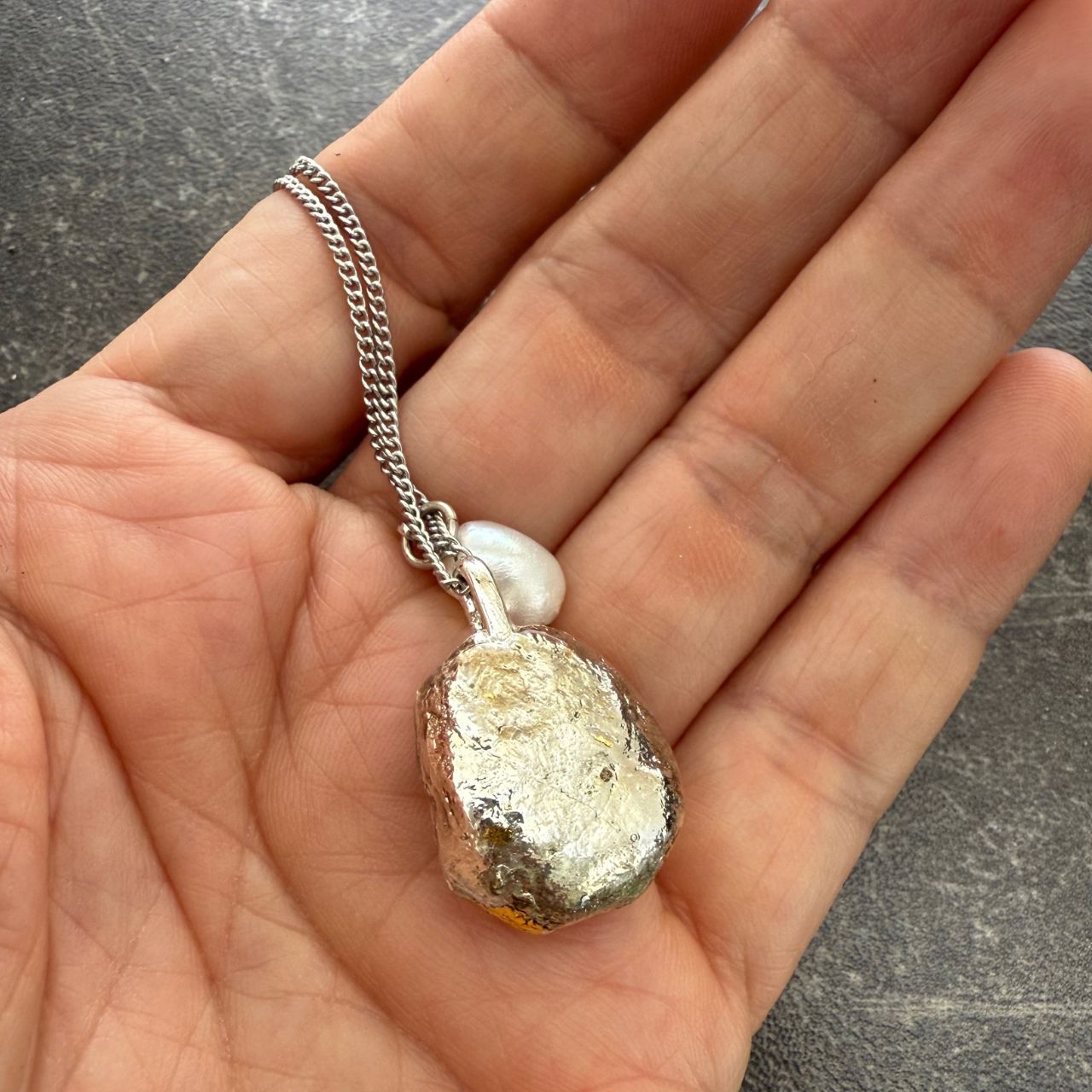 Broken Kina Shell & Baroque Pearl Necklace (Silver)