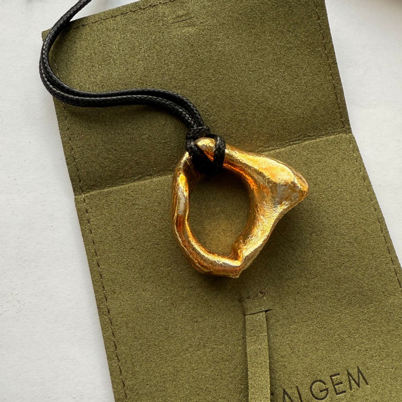 Worn Out Whelk Shell Cord Necklace (Goldplated) - Samples & Seconds