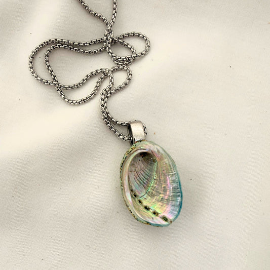 Paua Shell Single Pendant Necklace (15-18mm)