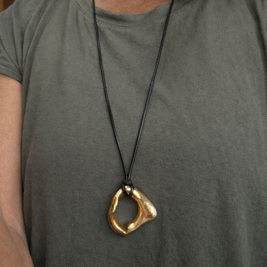 Worn Out Whelk Shell Cord Necklace (Goldplated) - Samples & Seconds