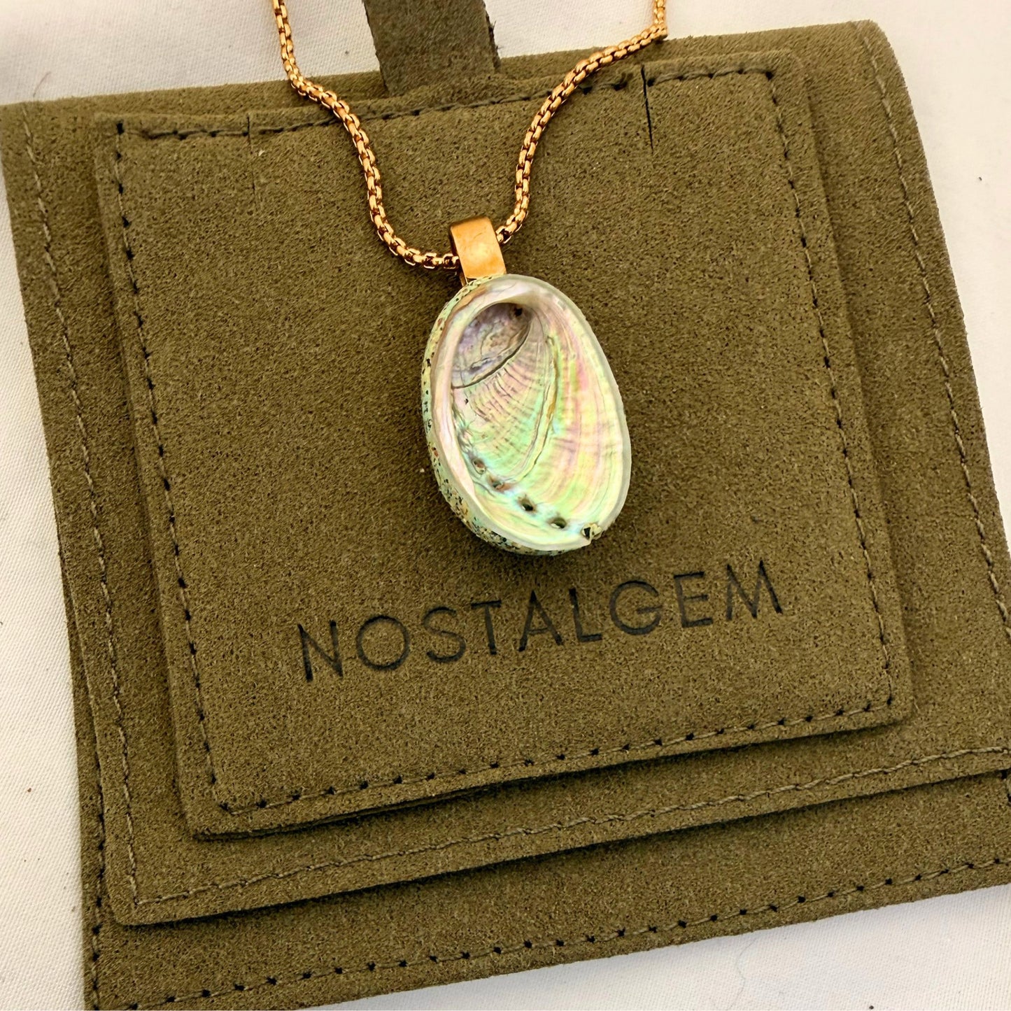 Paua Shell Single Pendant Necklace (15-18mm)