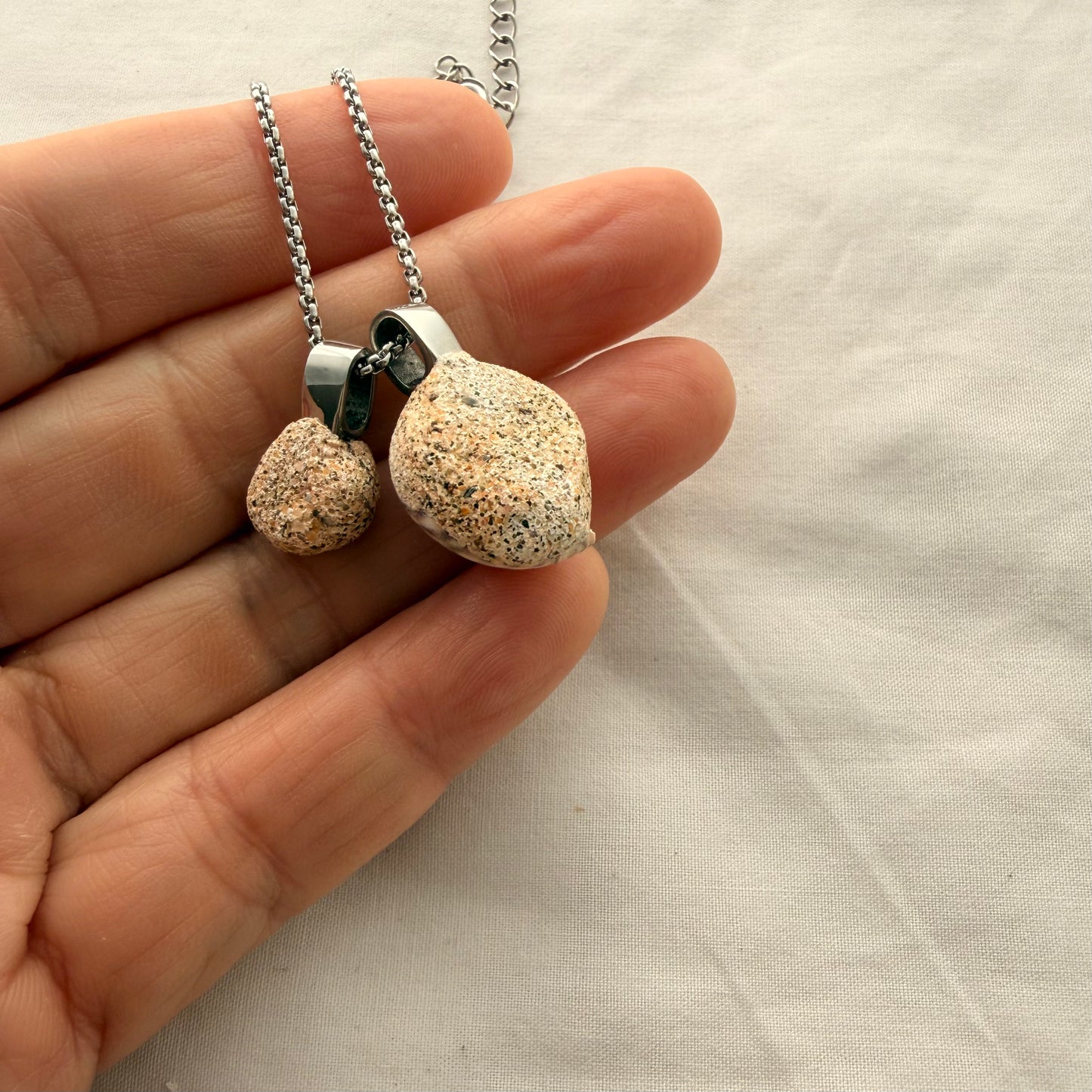 Pinwheel Pair Shell Story Necklace (Silver)