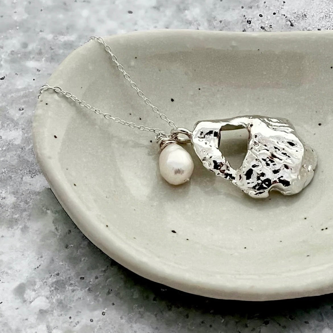 The World Is Your Oyster Shell & Pearl Necklace Silver