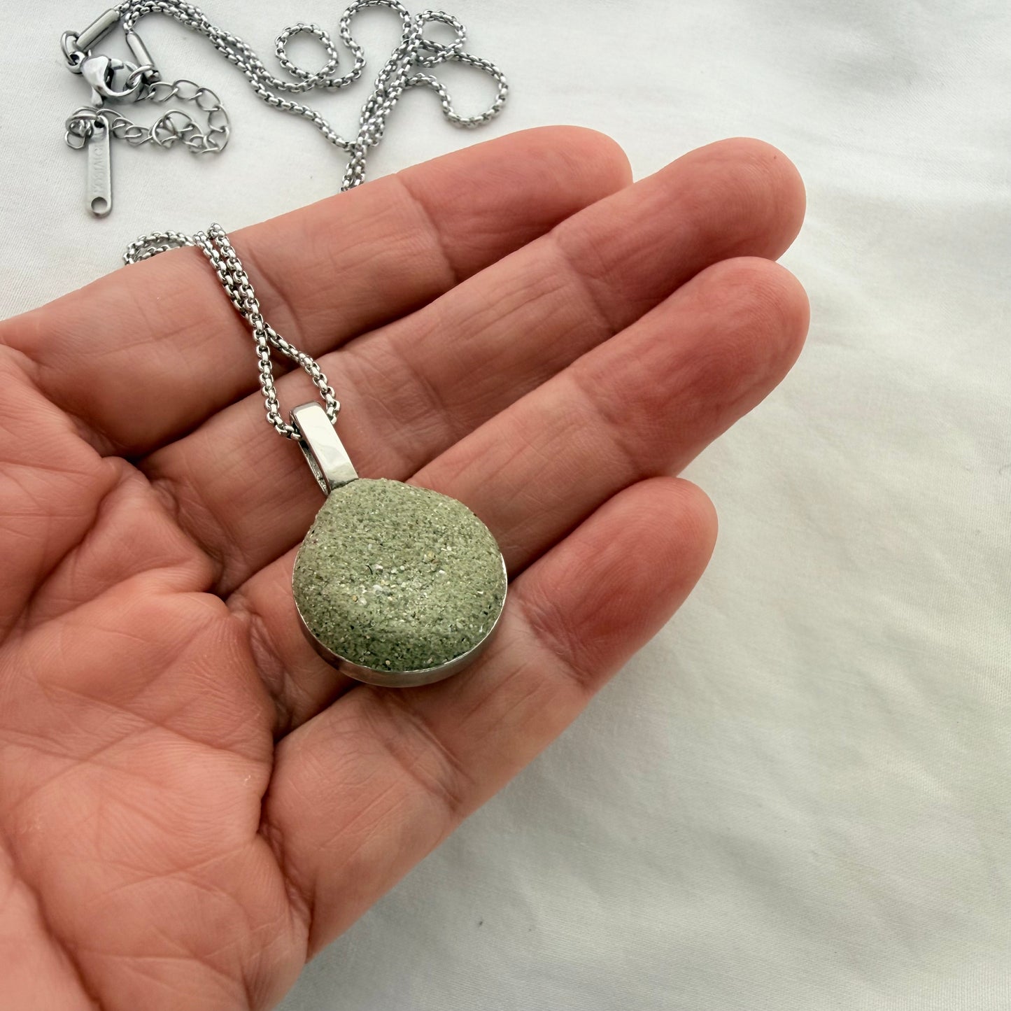 Framed Kina Pendant Necklace