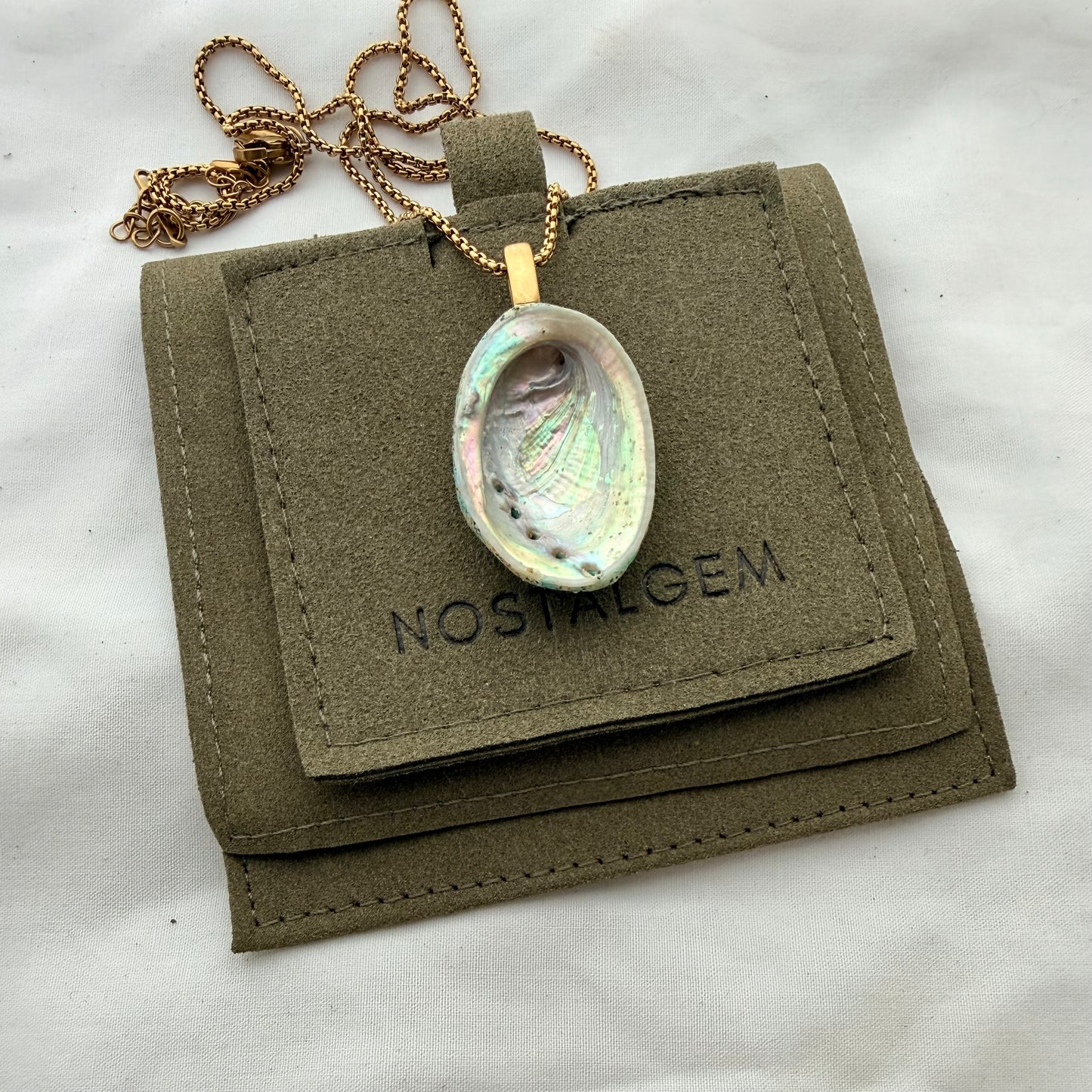 Single Pāua Beachsand Stone Pendant Necklace