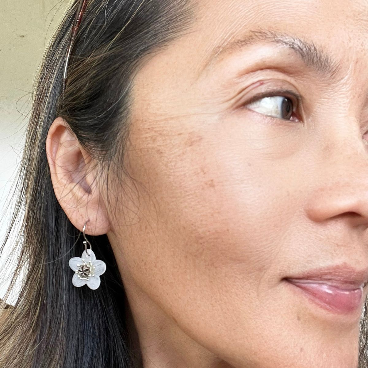 BCFM Early Bird Day 3 (20 Nov): (BF04) Manuka Pod Cloudy Acrylic Floral Earrings