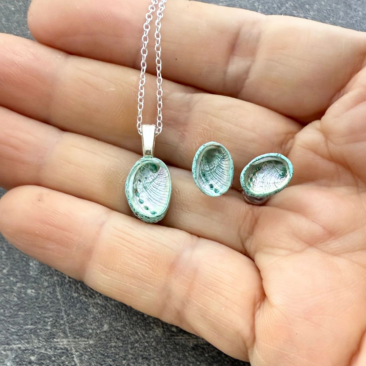 Bestseller Bundle: Paua Shell Necklace & Stud Earrings Set