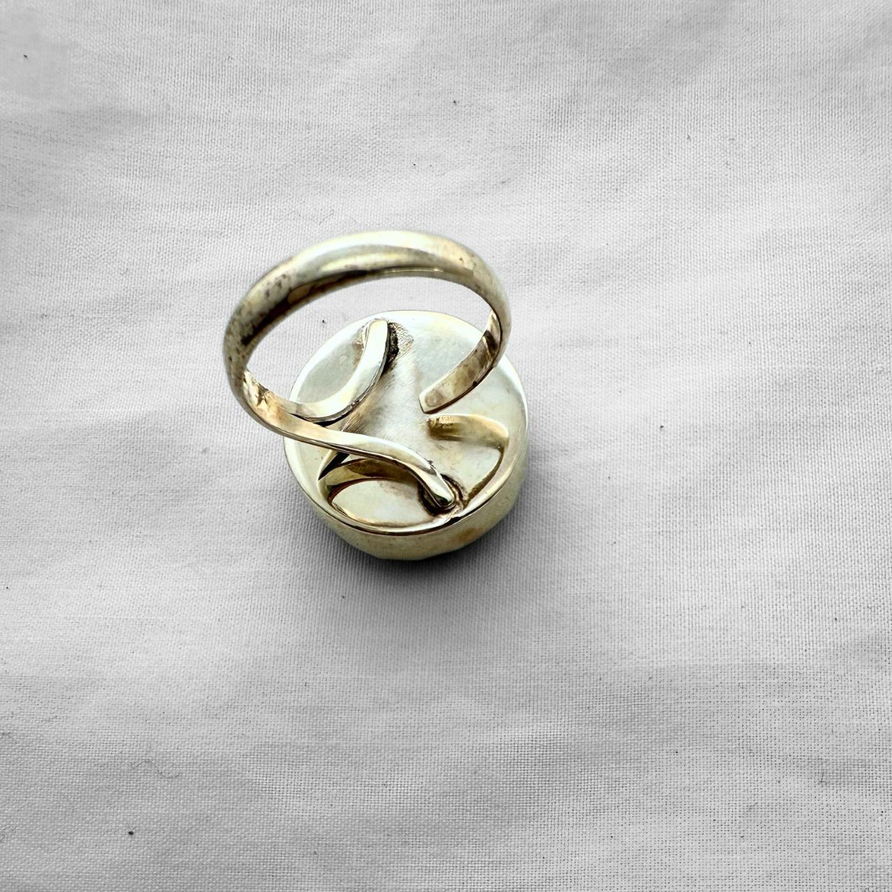 Whole kina shell ring adjustable band detail
