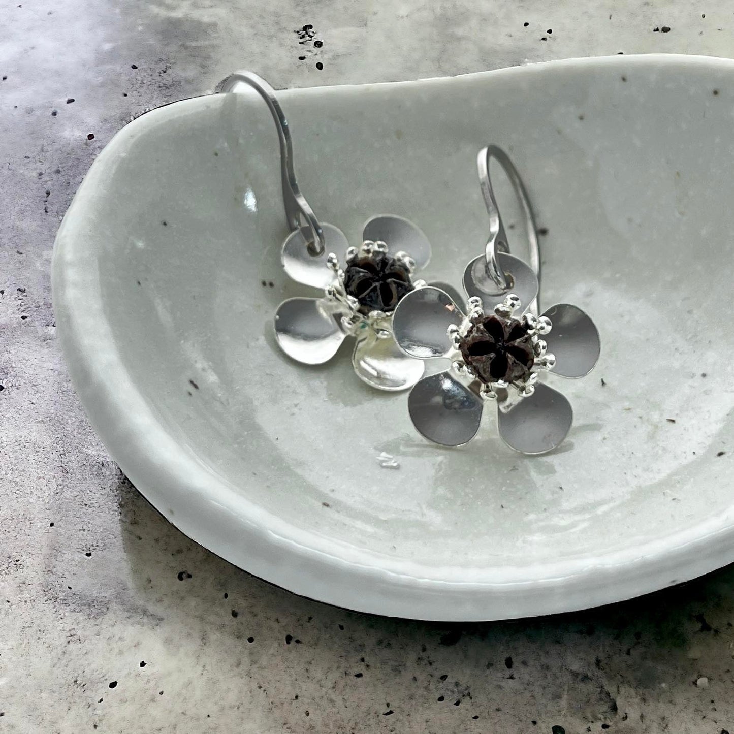 Manuka Pod Flower Hook Earrings (Gold/Silver)