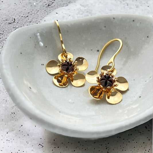 Manuka Pod Flower Hook Earrings (Gold/Silver)