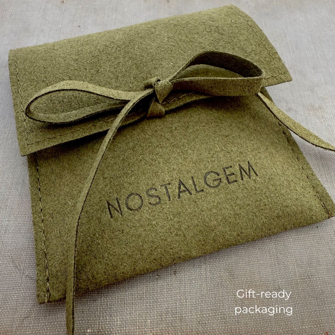 Broken Oyster Shell Earrings (Gold)