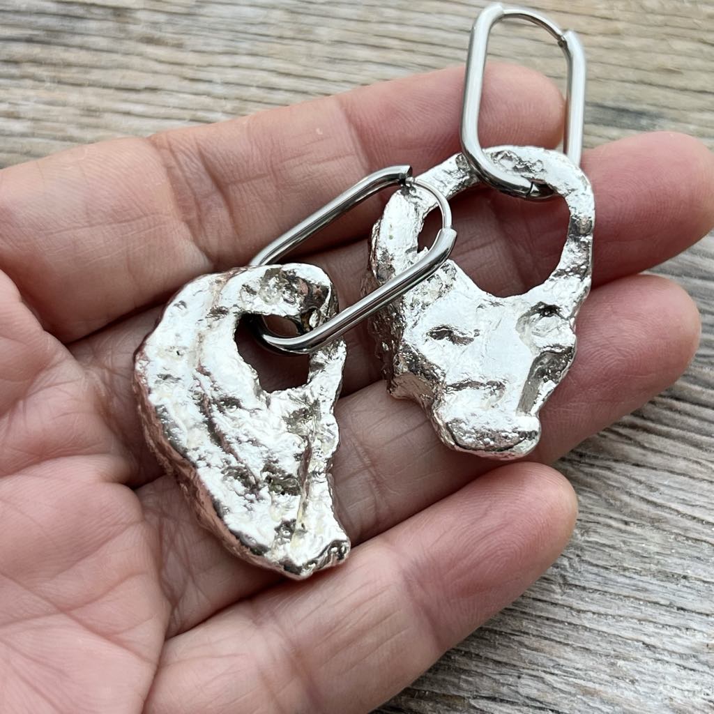 The World Is Your Oyster Shell Silver Oval Hoop Earrings 3