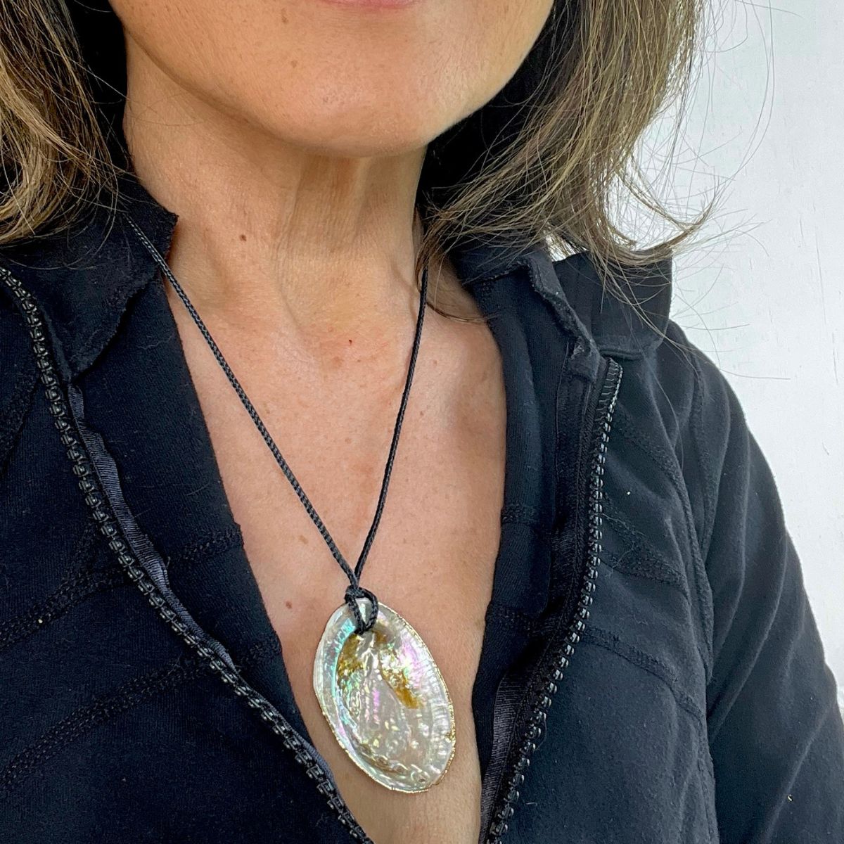 BCFM Early Bird Day 1 (18 NOV): (PA02) Farm Paua Shell Large Gold/Silver Back Cord Necklace