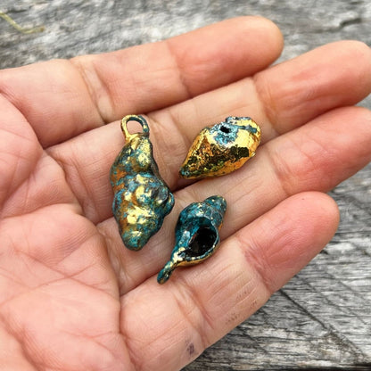 SS19 - Gold Dipped With Verdigris Whelk Pendant