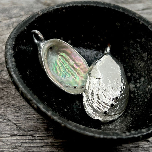 SS31 - Handsculpted Farm Paua Shell Pendant (Silver Top Bail Pendant) 30-40mm