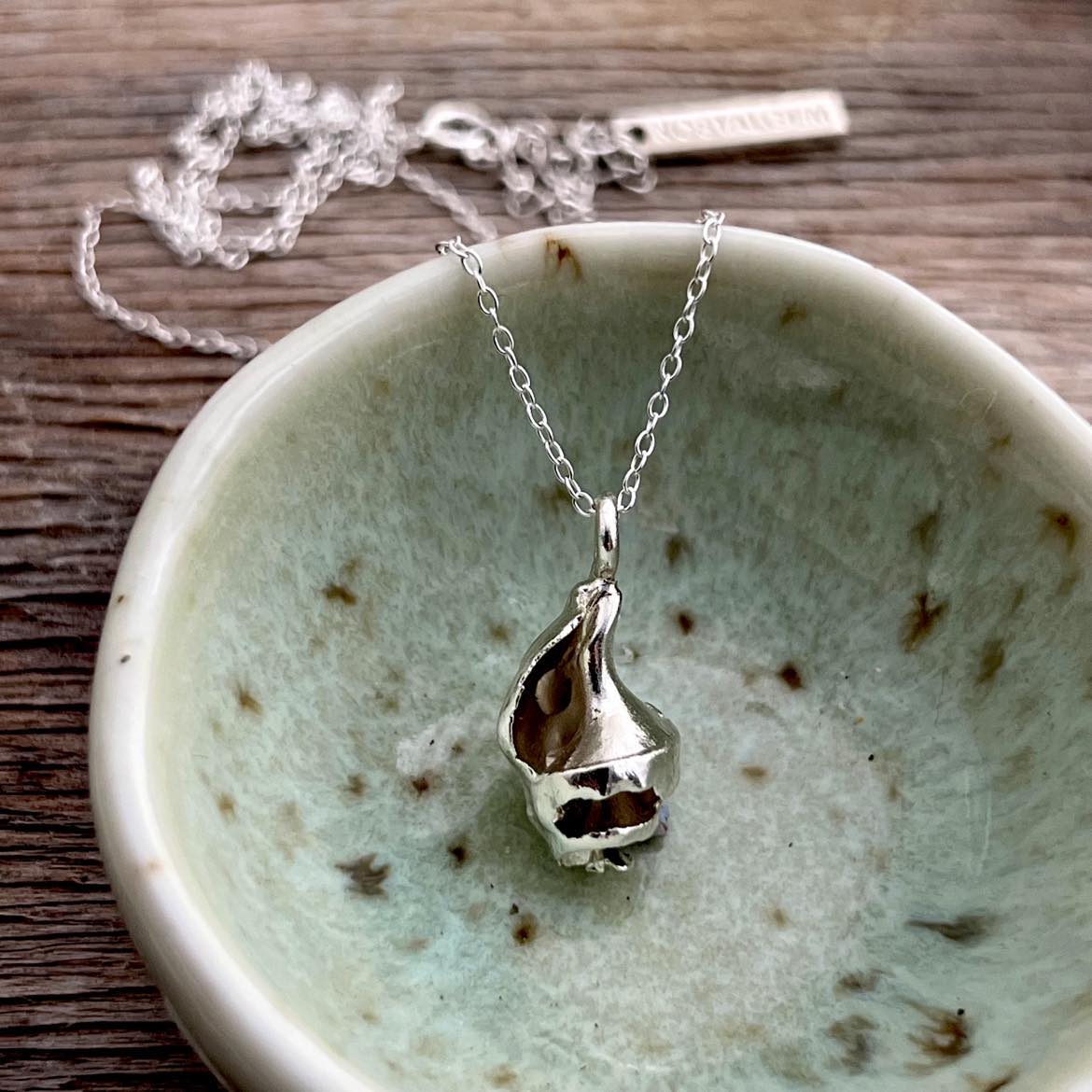 Whelk Shell Pendant Necklace (Silver)