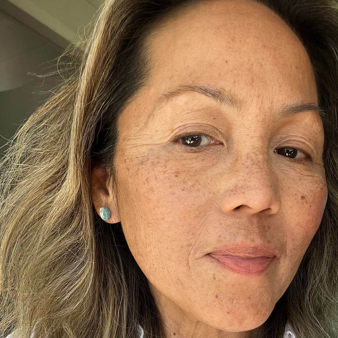 Paua Shell Stud Earrings (Beachsand)